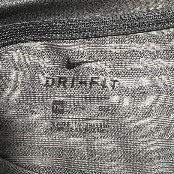 Nike Long Sleeve Shirt - Picture 6 of 7